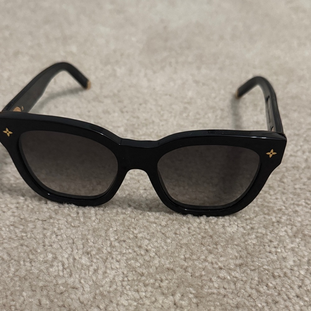 Louis Vuitton Black and Gold Sunglasses - Picture 7 of 12